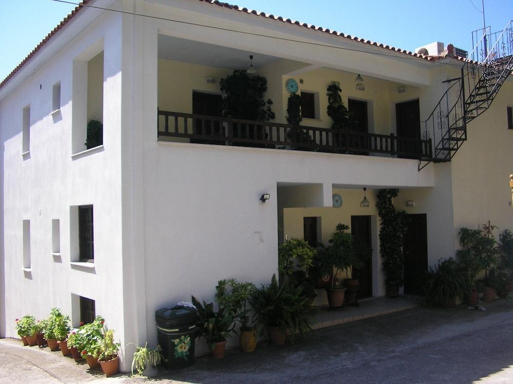 Aris Junior Studio & Apartments Neo Klima Esterno foto
